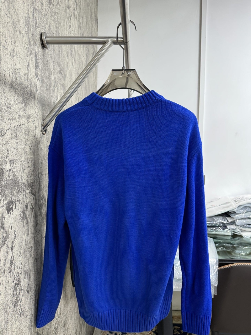 Pra*a sweater